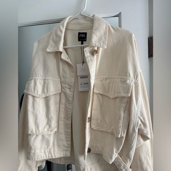 Zara Jackets & Blazers - Zara Off-White Cropped Utility Jacket